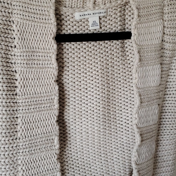 Banana Republic Crop Sweater - Picture 5 of 5